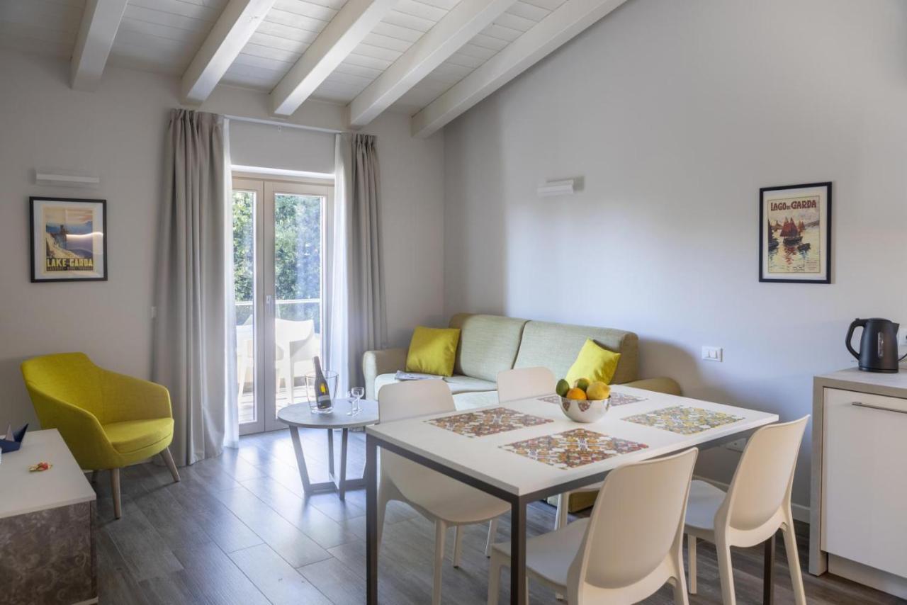 Relais Zenner Aparthotel Toscolano Maderno Exterior foto